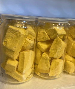 Freeze dried ice cream ananas