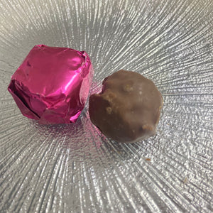 Men en Salwa met chocolate